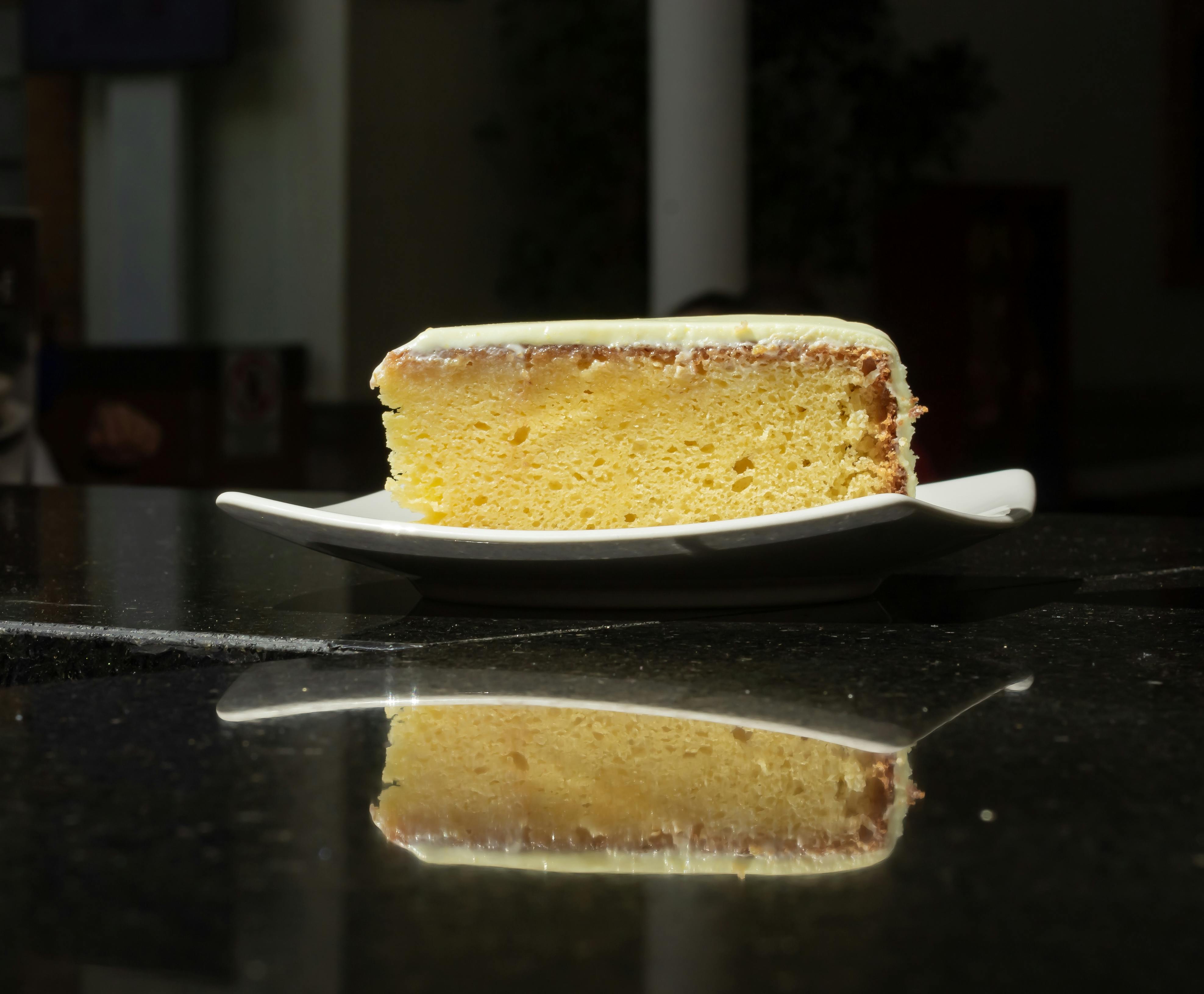 A picture of the finished Pastel de Tres Leches dessert dish.